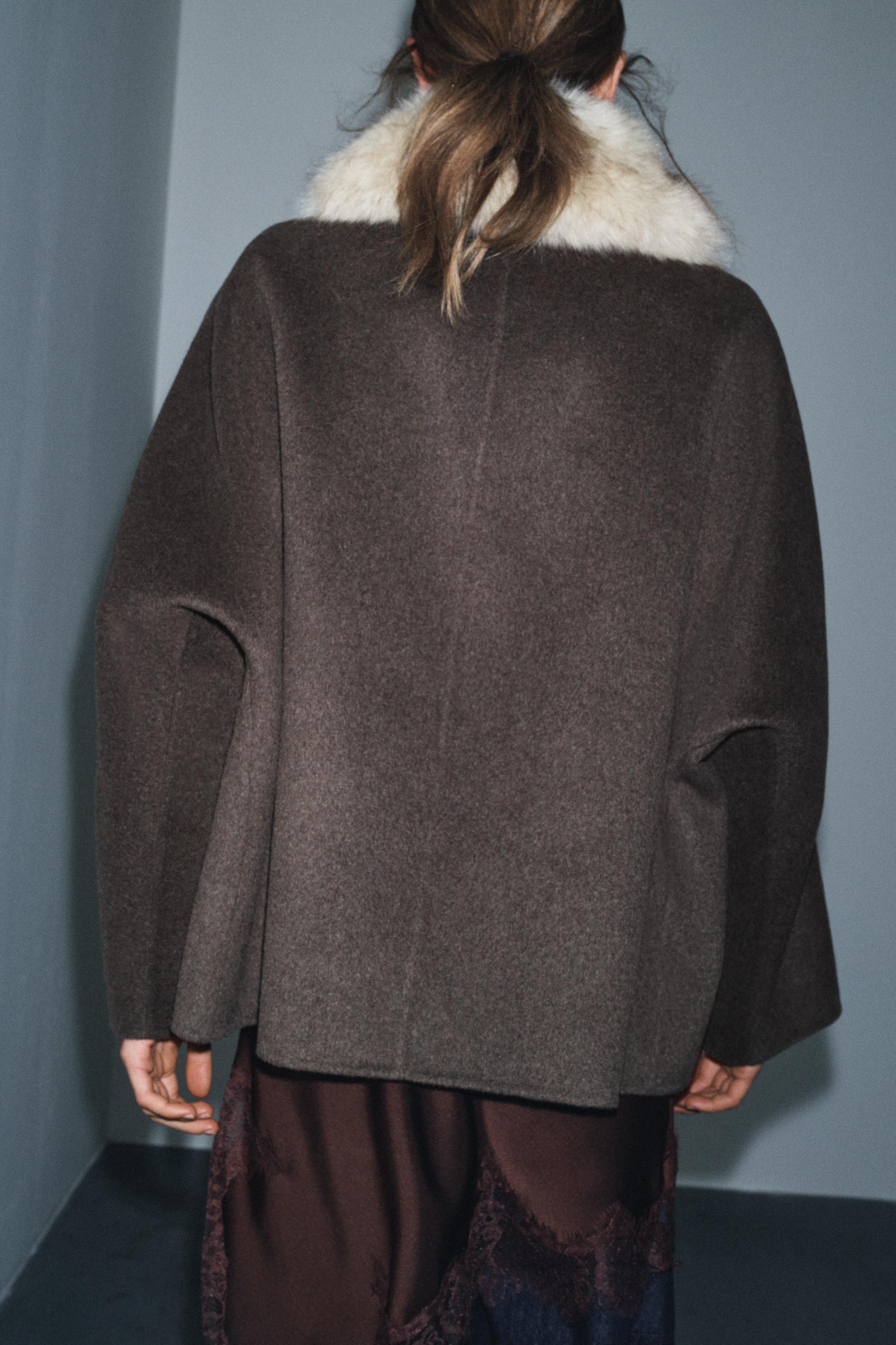 MANTEAU COL EFFET FOURRURE AVEC LAINE ZW COLLECTION